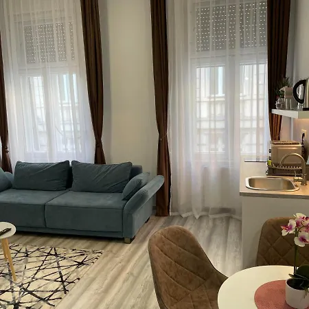 Aparthotel Eden *