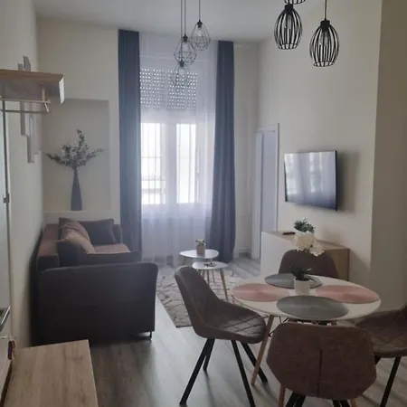 Eden Aparthotel 3*